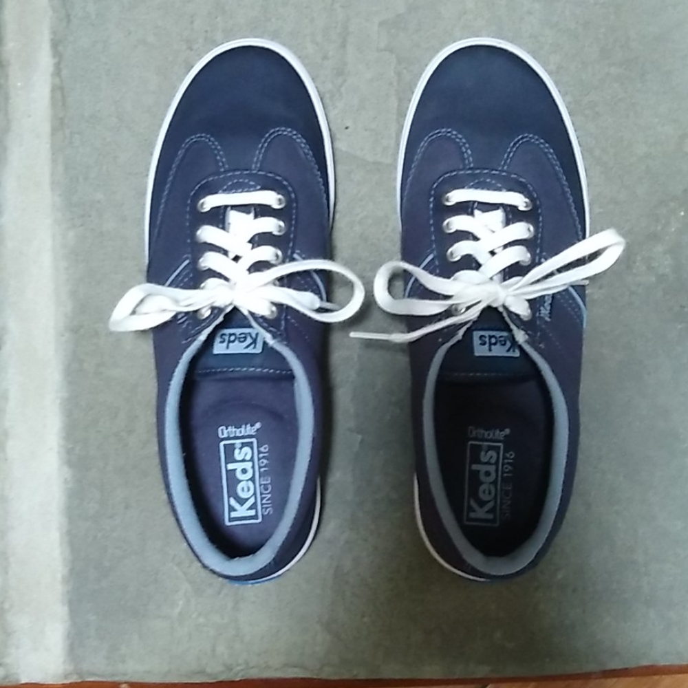 NOT CURRENTLY AVAILABLE Craze II Keds